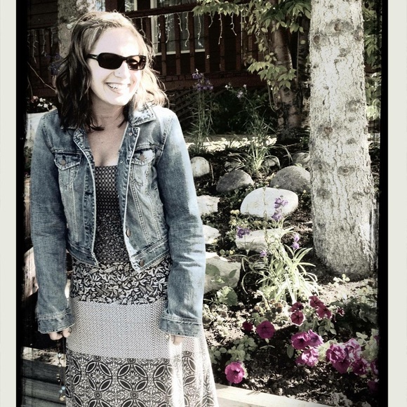 Meet your Posher, Tara - Picture 1 of 3